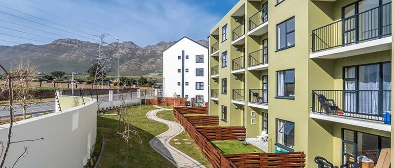 To Let 1 Bedroom Property for Rent in Gordons Bay Western Cape